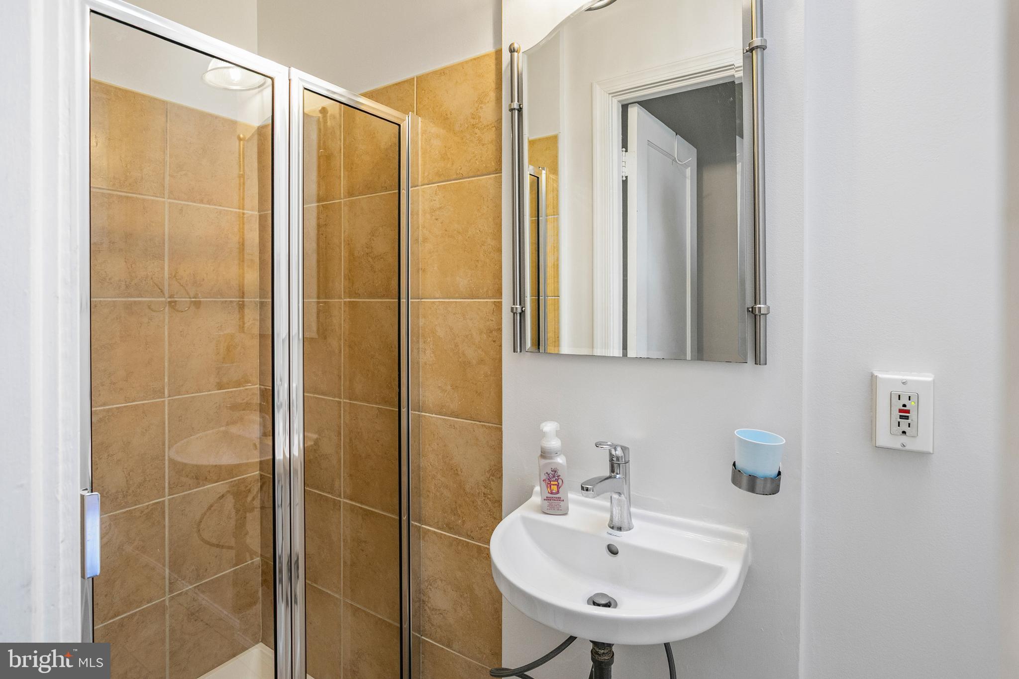 427 INGRAHAM STREET NW