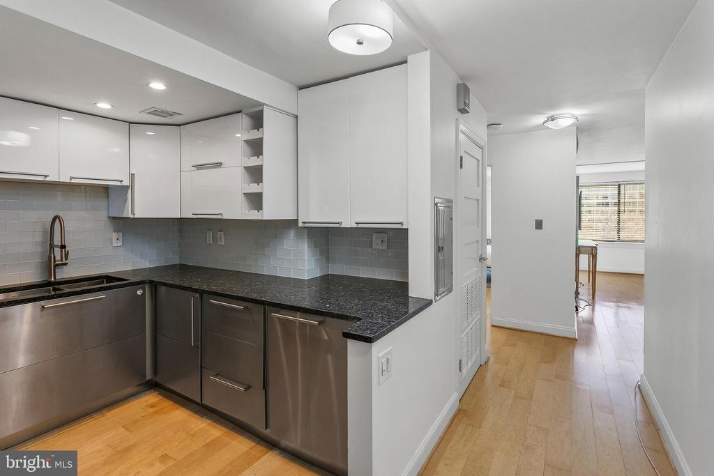 3 WASHINGTON CIRCLE NW 603