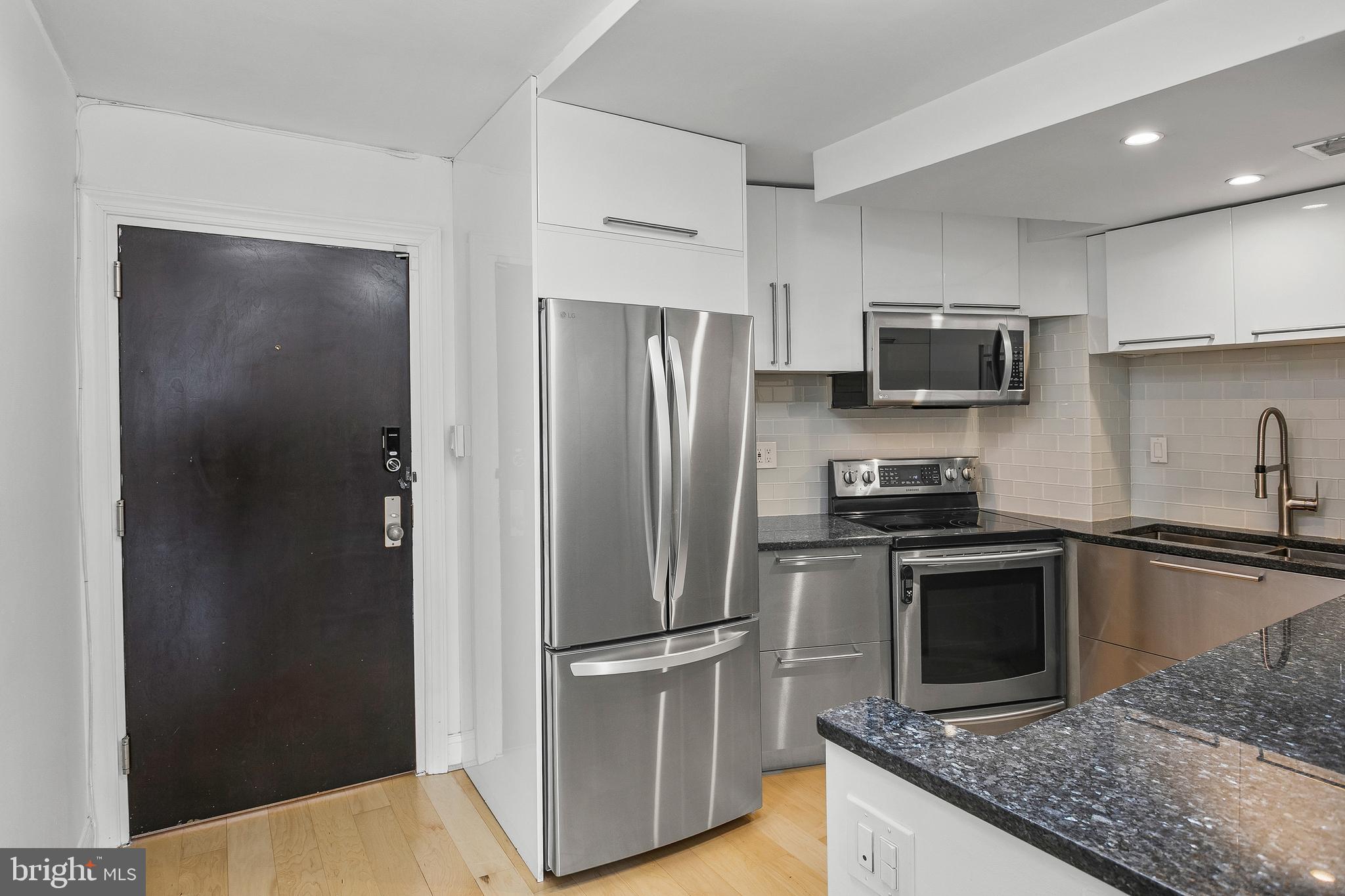 3 WASHINGTON CIRCLE NW 603