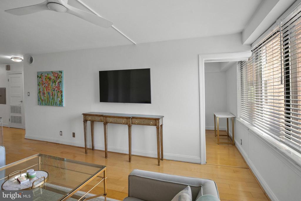 3 WASHINGTON CIRCLE NW 603