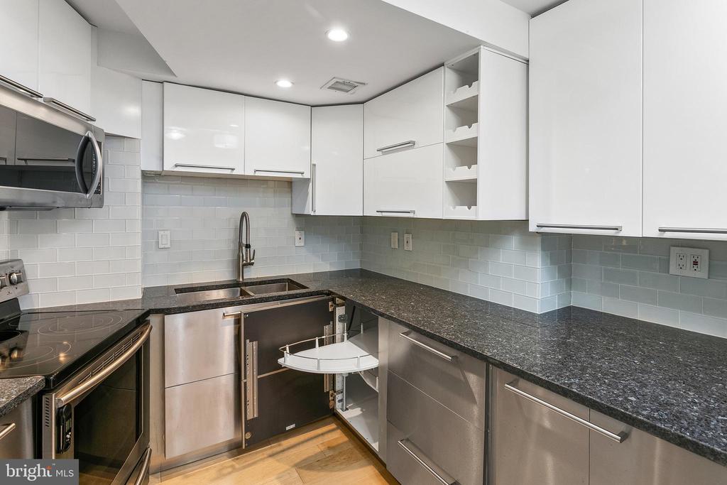3 WASHINGTON CIRCLE NW 603