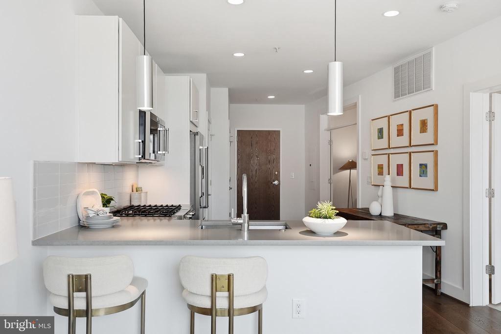 2337 CHAMPLAIN STREET NW Unit: 305