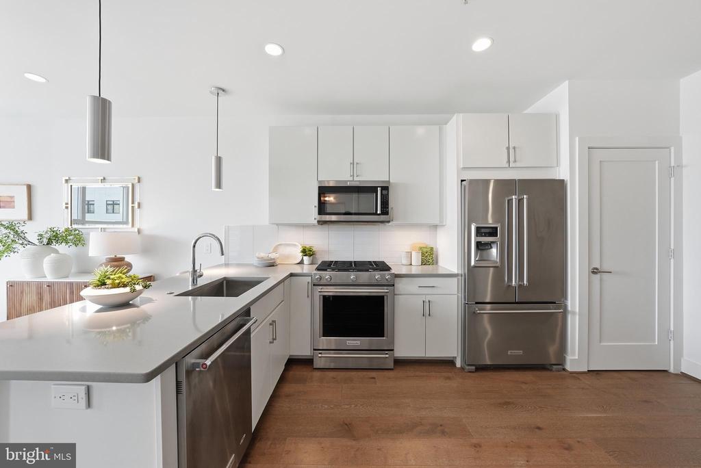 2337 CHAMPLAIN STREET NW Unit: 305