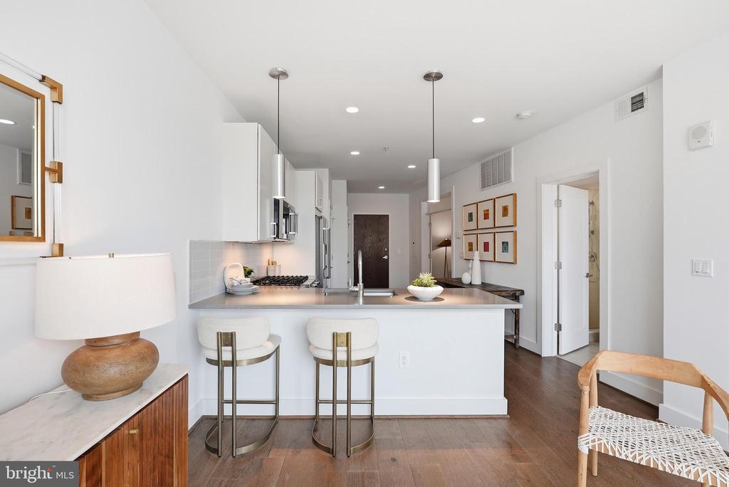 2337 CHAMPLAIN STREET NW Unit: 305