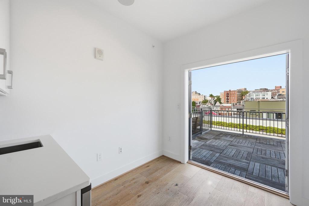 2337 CHAMPLAIN STREET NW Unit: 305