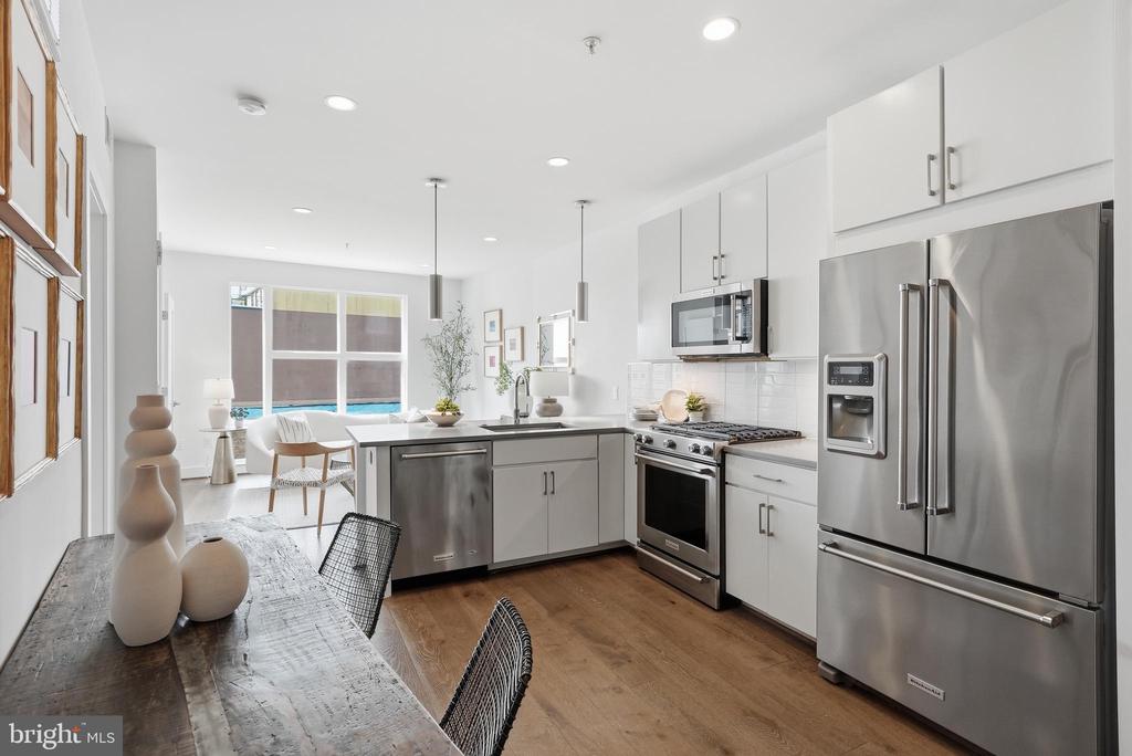 2337 CHAMPLAIN STREET NW Unit: 305