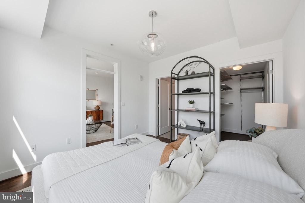 2337 CHAMPLAIN STREET NW Unit: 305