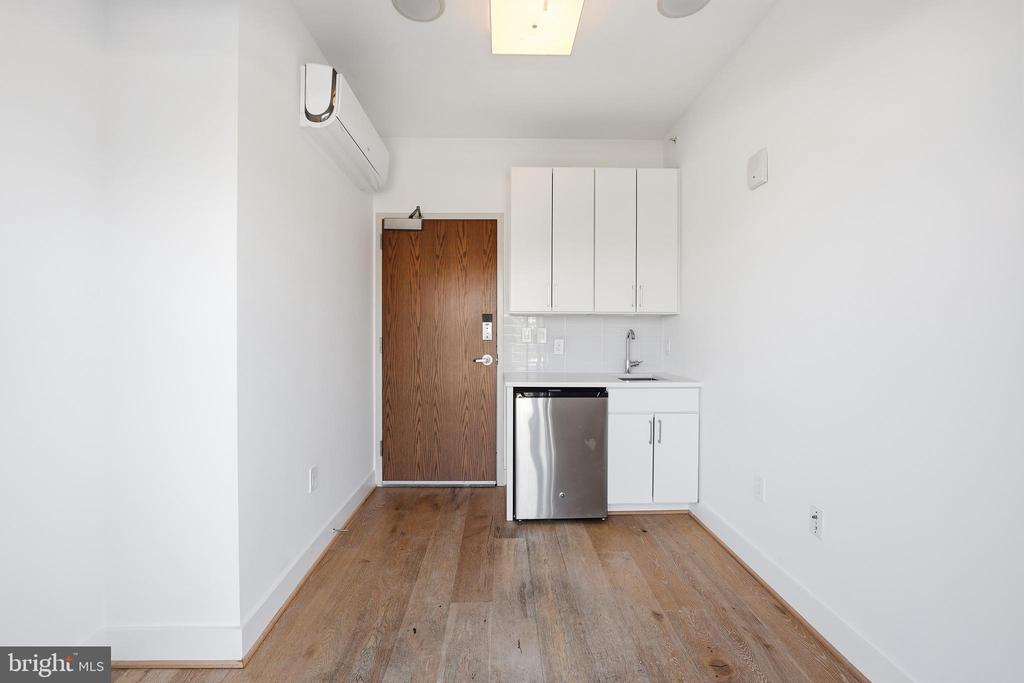 2337 CHAMPLAIN STREET NW Unit: 305