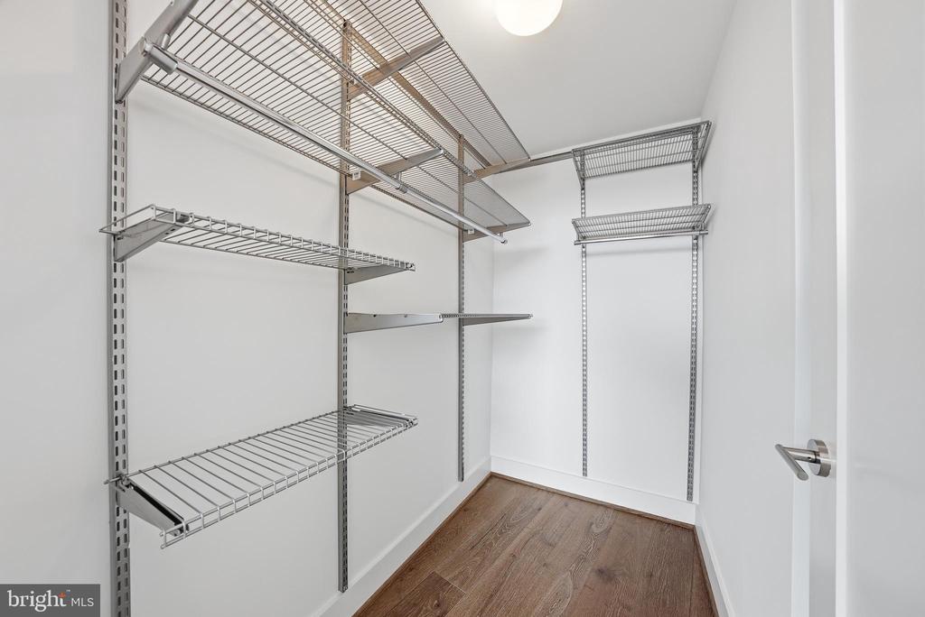 2337 CHAMPLAIN STREET NW Unit: 305