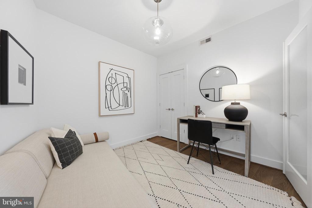 2337 CHAMPLAIN STREET NW Unit: 305