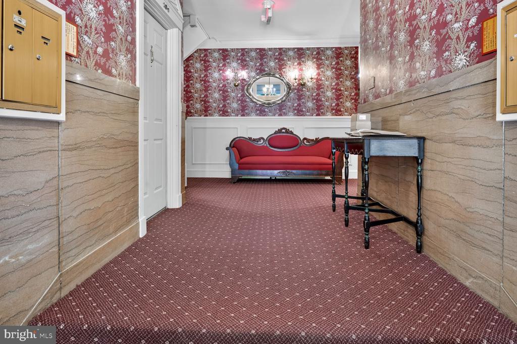 3120 R STREET NW Unit: 207