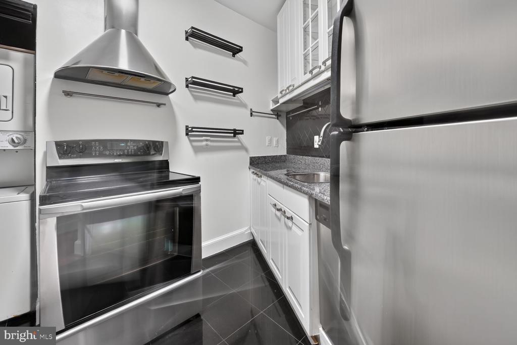 3120 R STREET NW Unit: 207