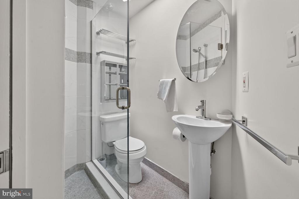 3120 R STREET NW Unit: 207