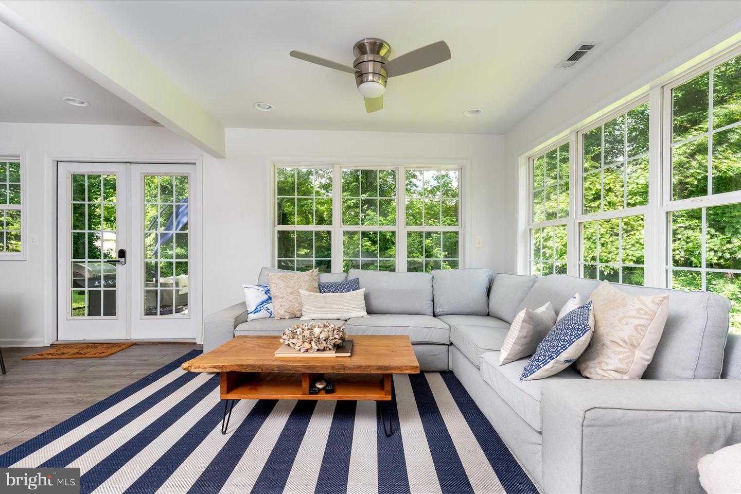 5114 Rosemary Dr