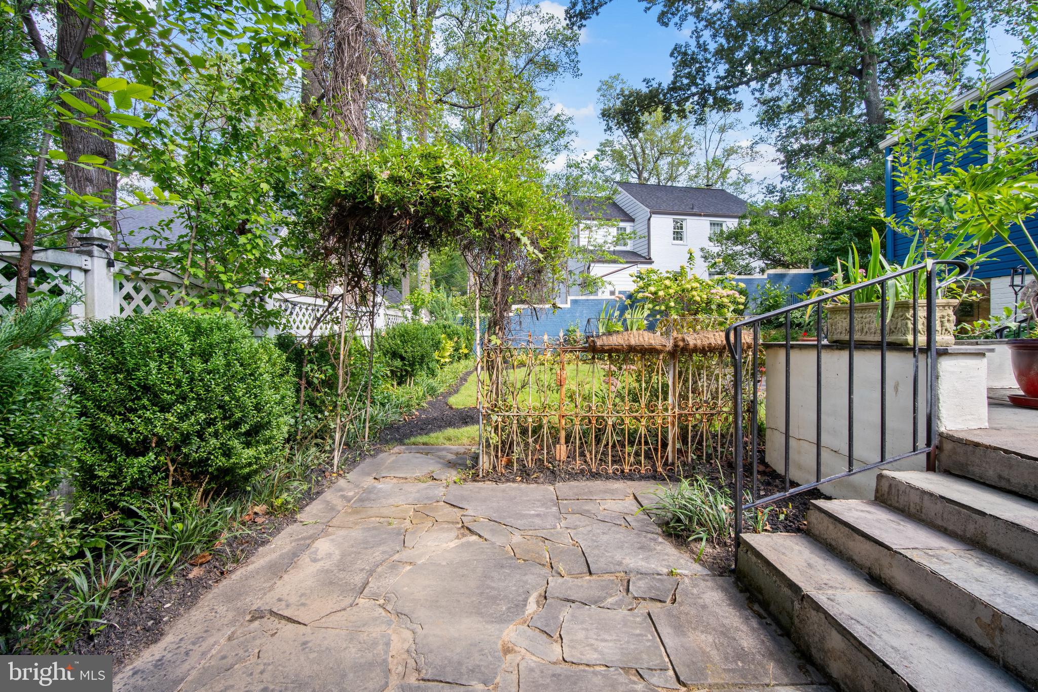2703 Colston Dr