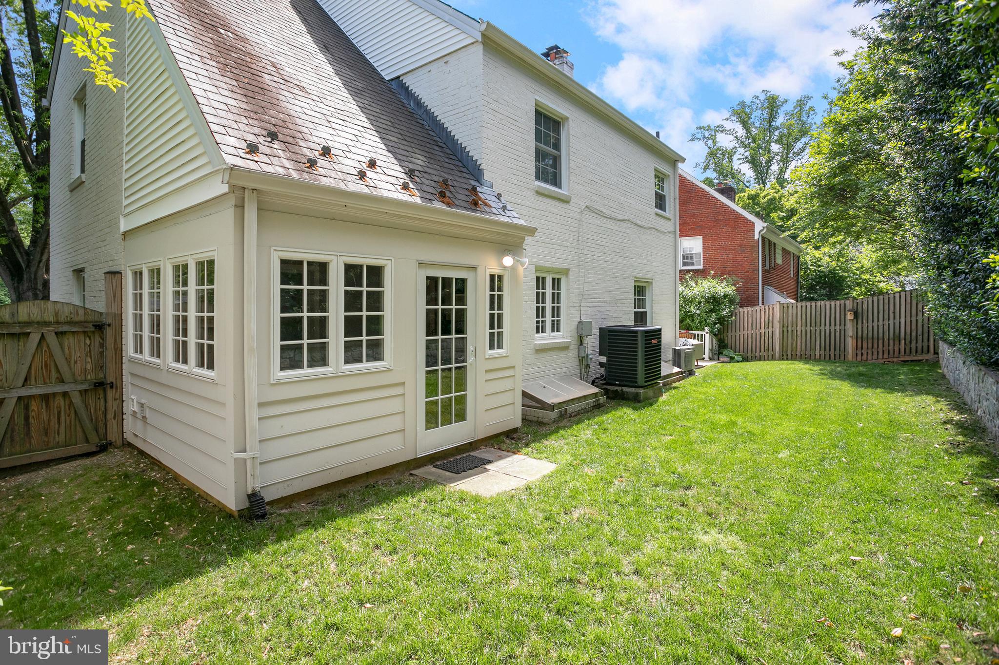 7612 Lynn Dr