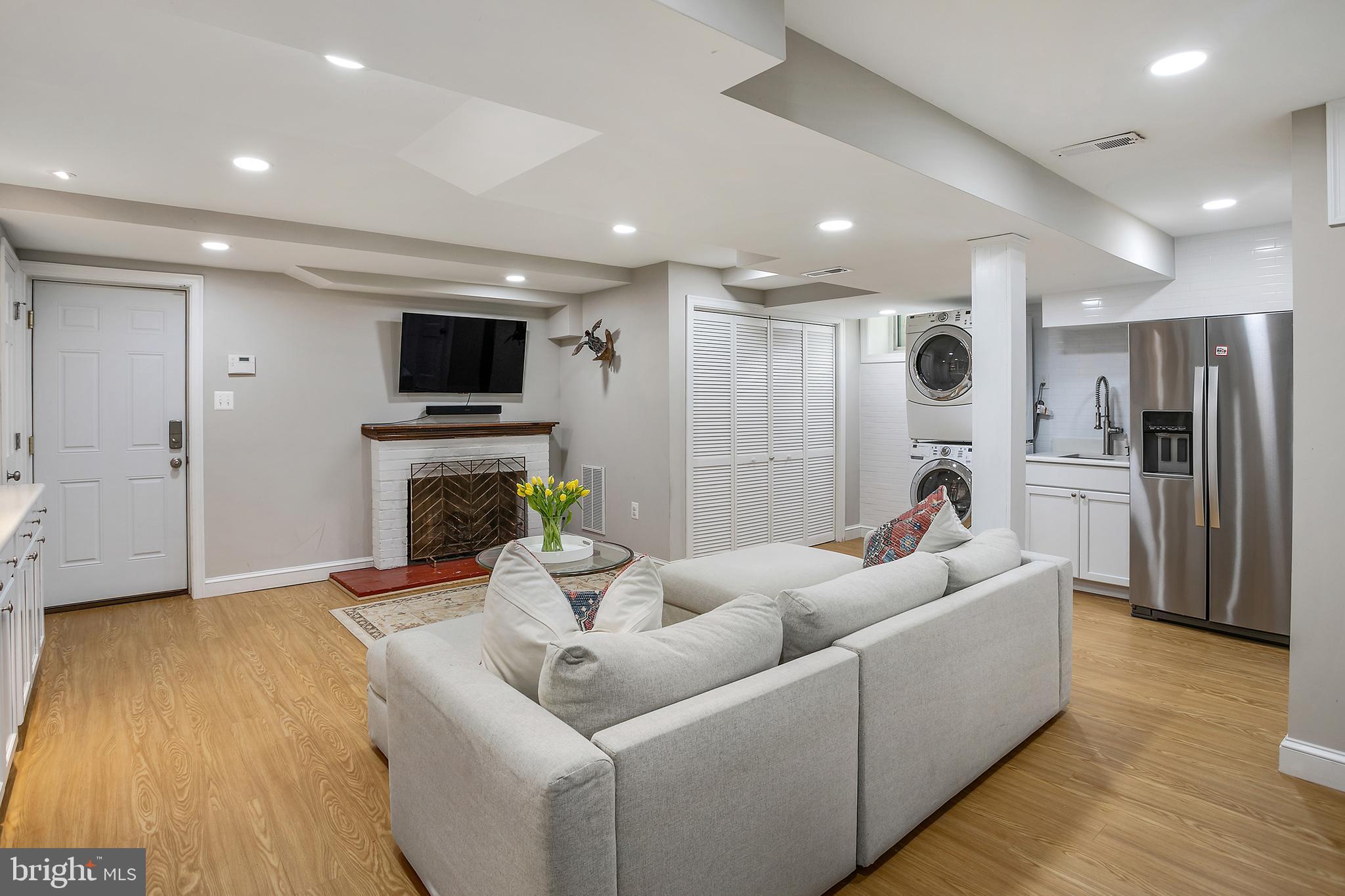 7612 Lynn Dr