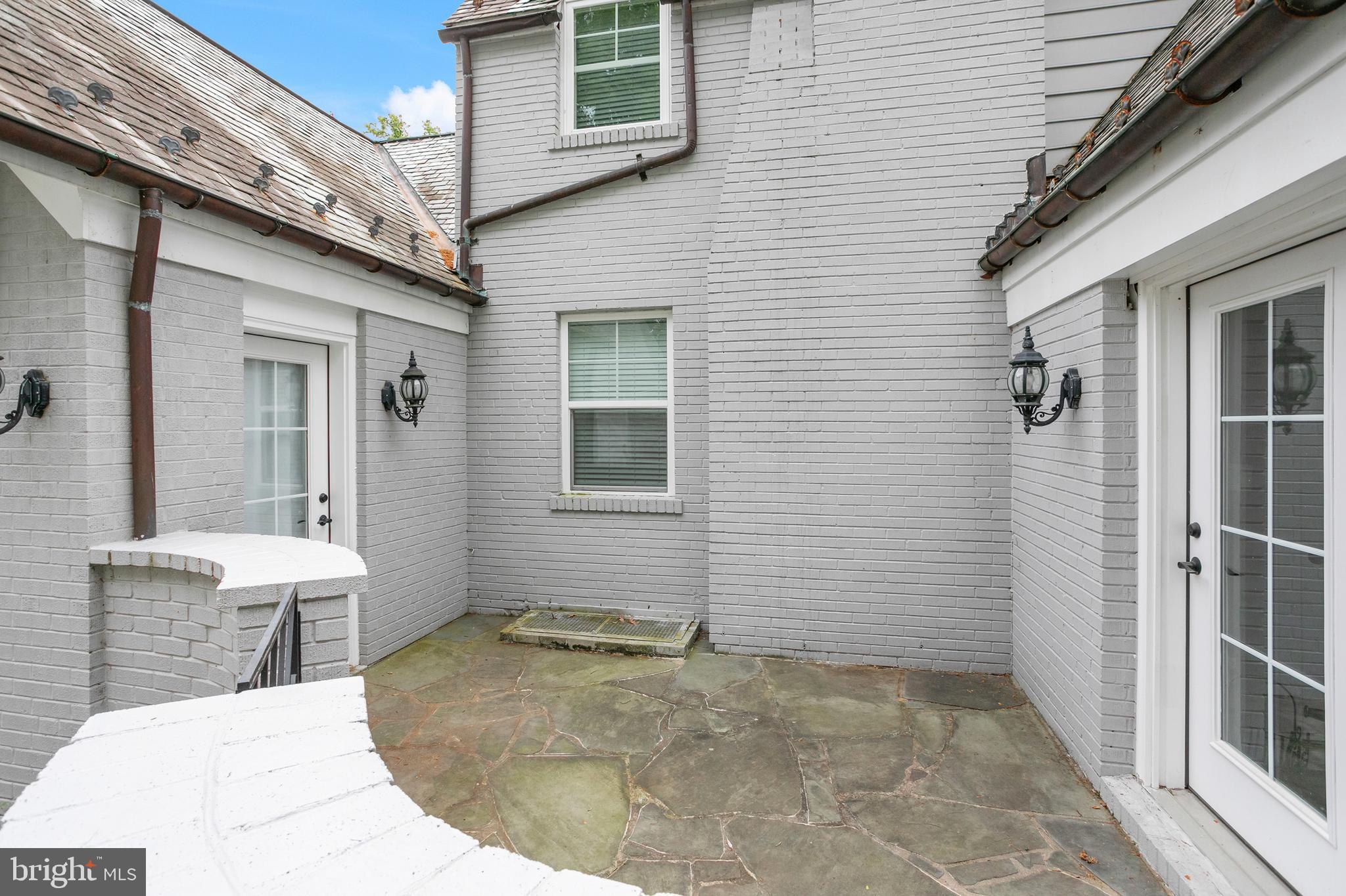 10525 Sweetbriar Pkwy