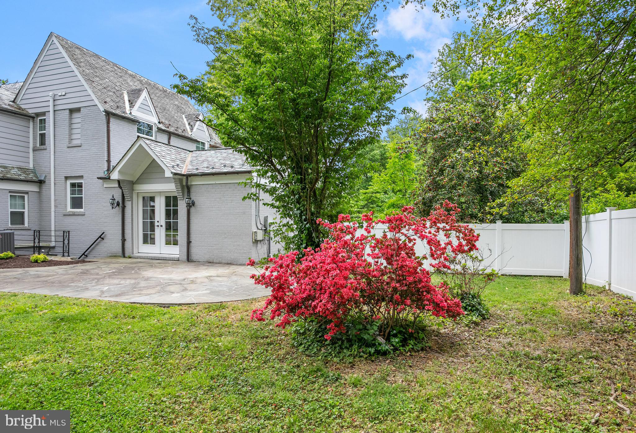 10525 Sweetbriar Pkwy