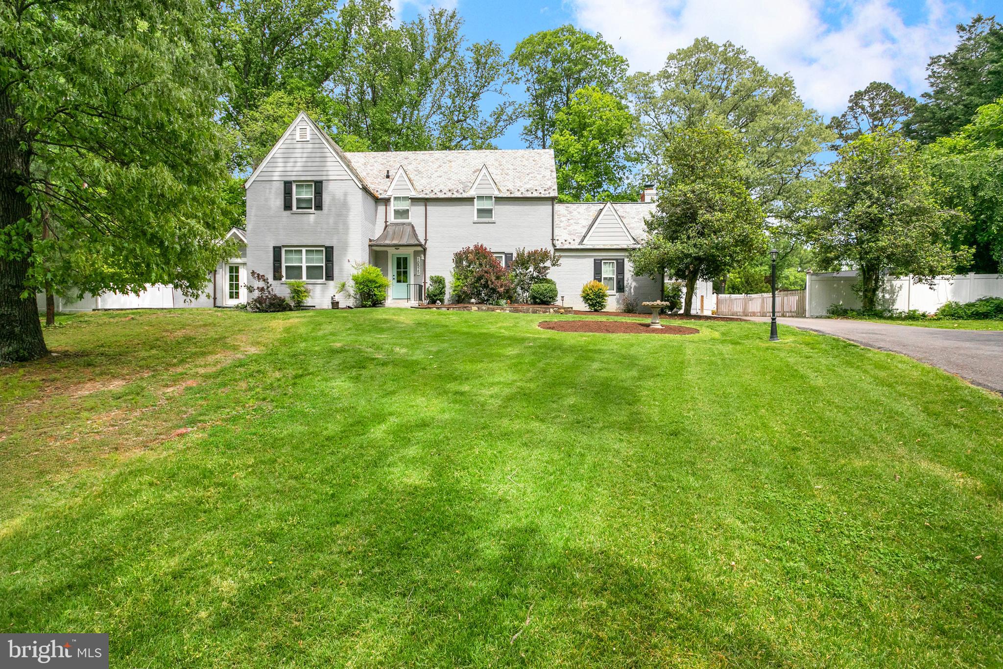 10525 Sweetbriar Pkwy