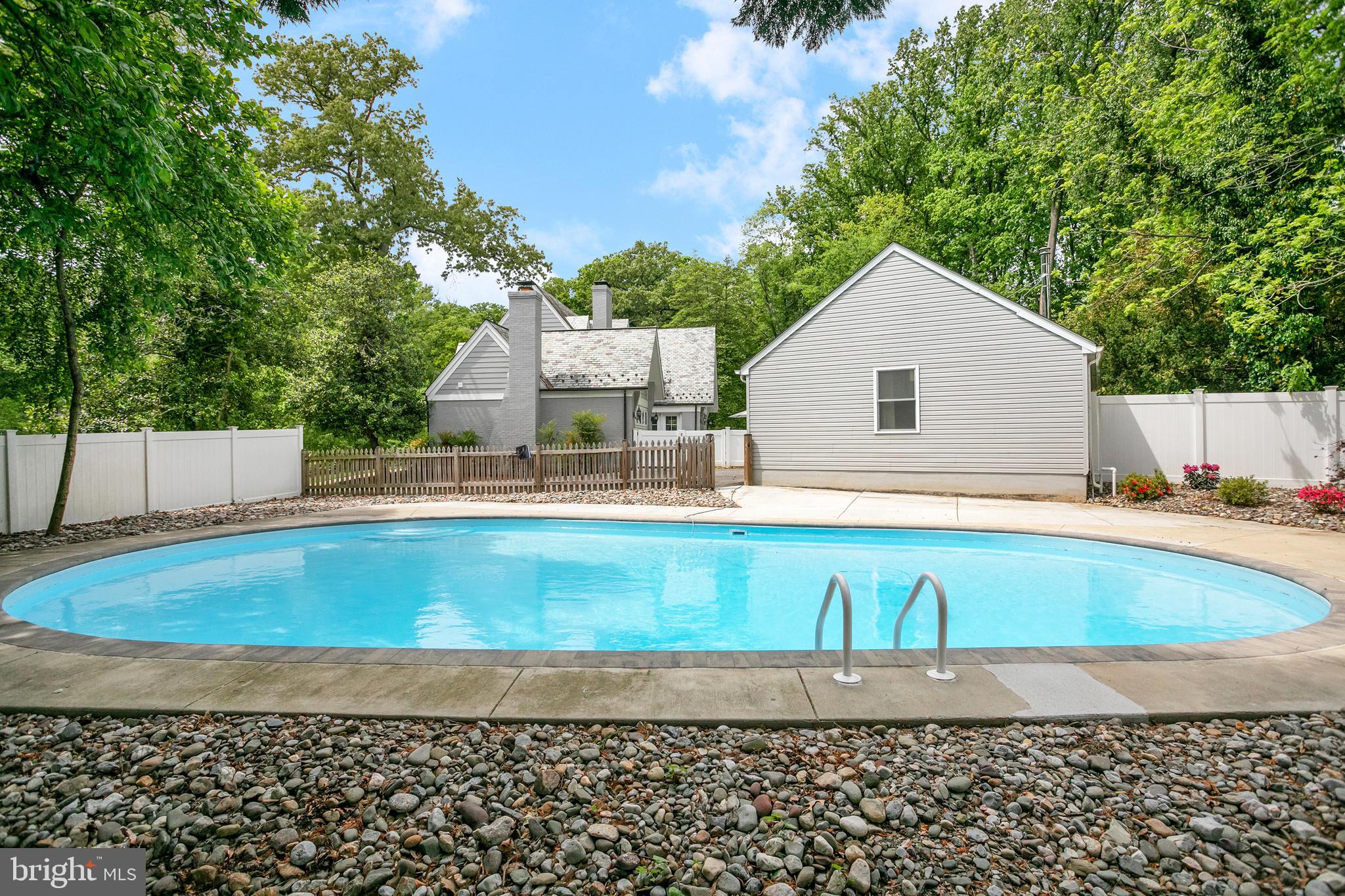 10525 Sweetbriar Pkwy