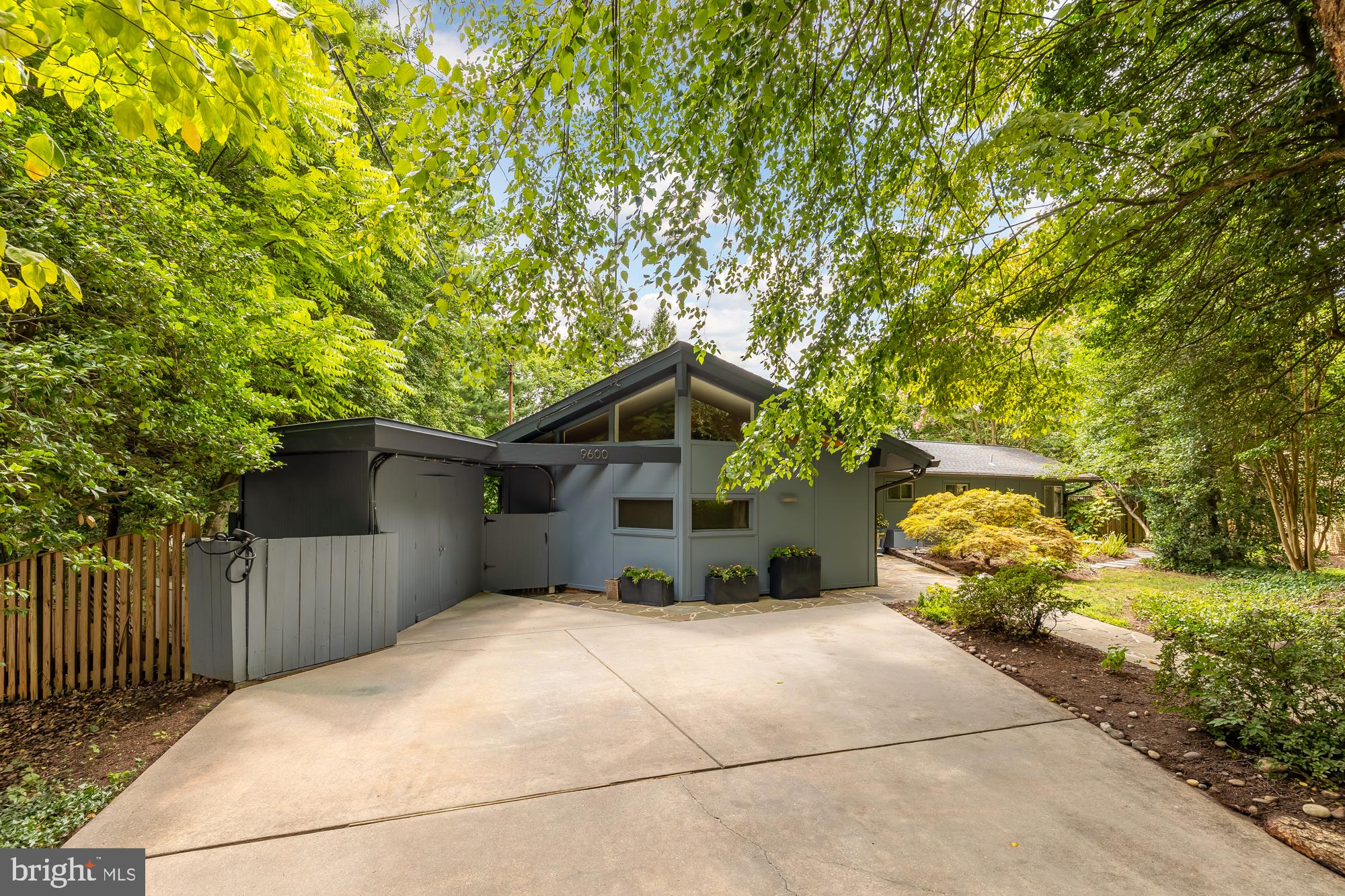 9600 Hillridge Dr
