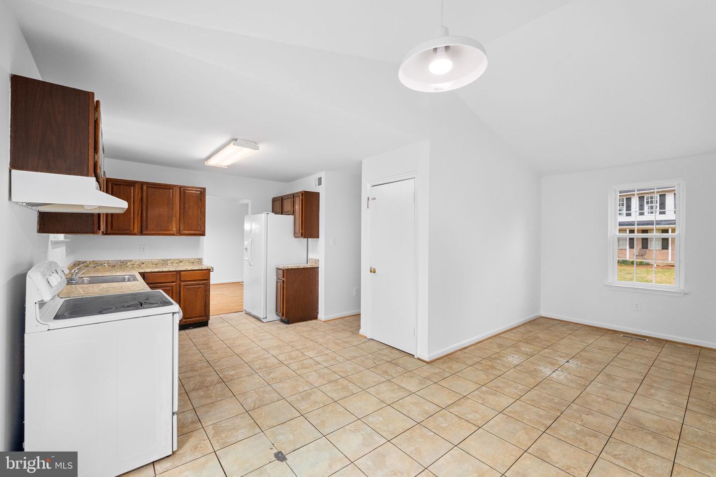 13505 Wisteria Dr