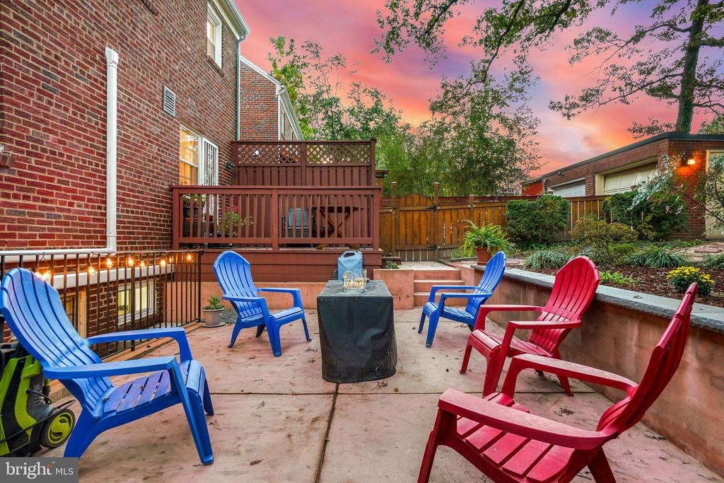1112 LANCASTER ROAD