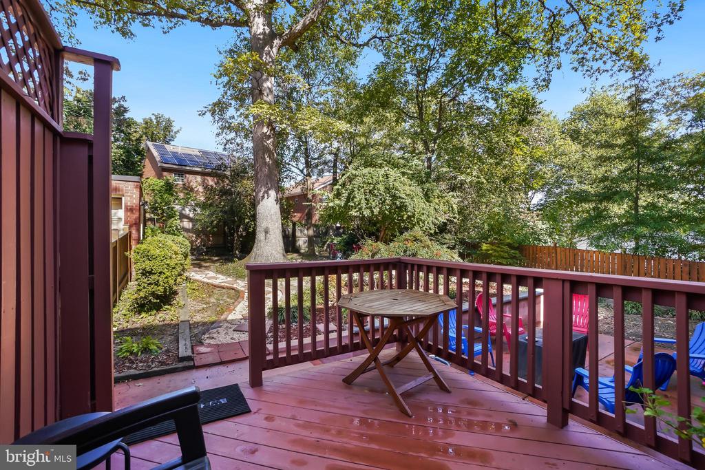 1112 LANCASTER ROAD