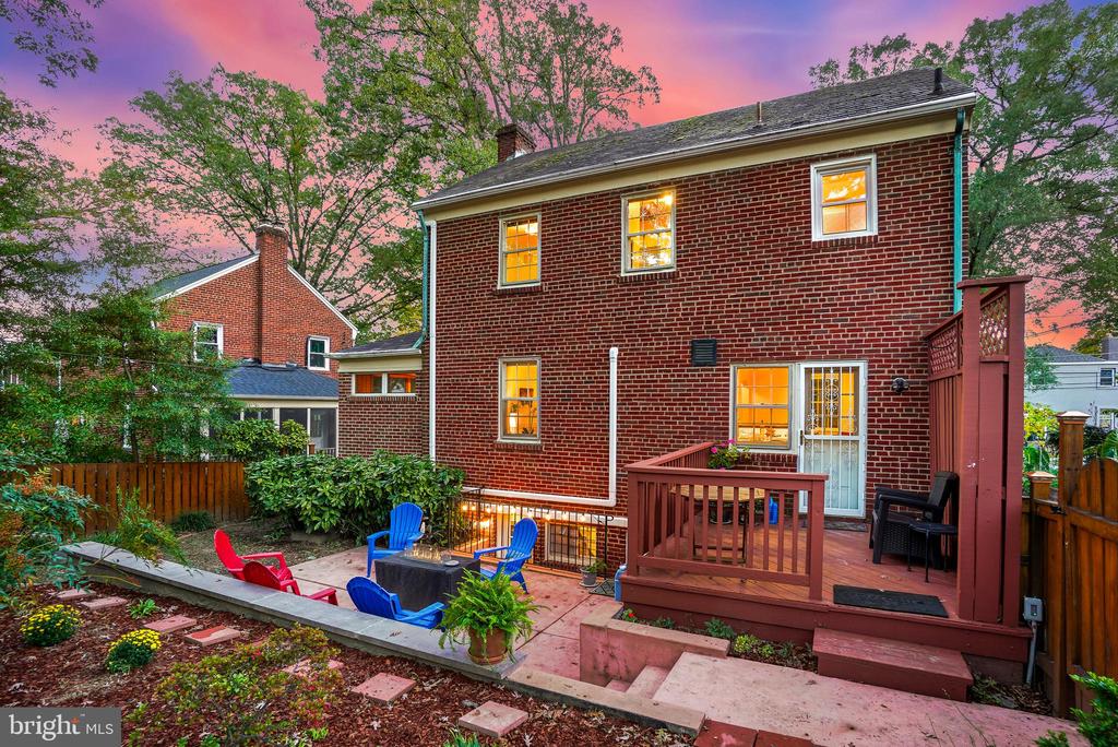 1112 LANCASTER ROAD