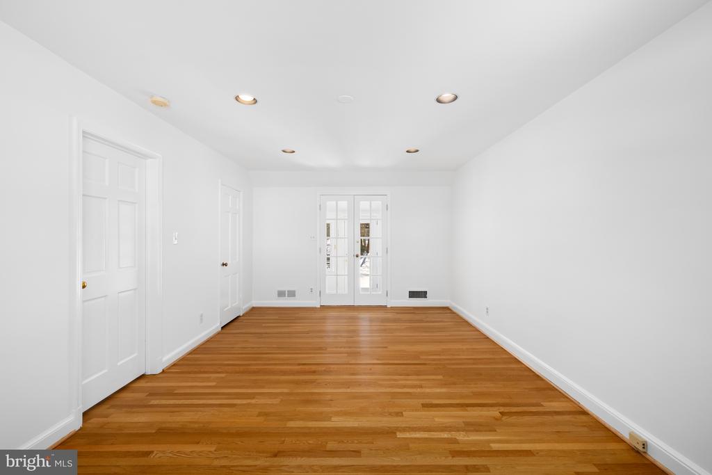 8047 GLENDALE ROAD