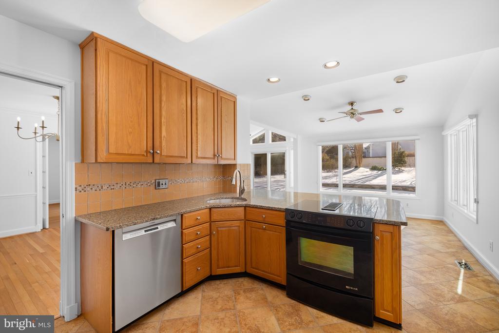 8047 GLENDALE ROAD