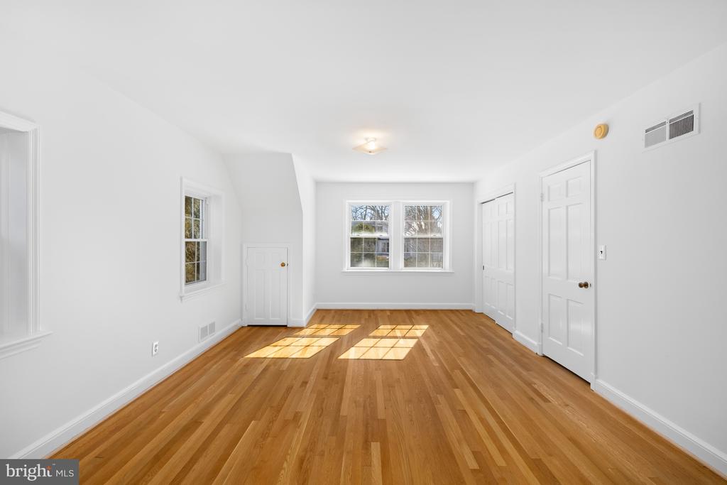 8047 GLENDALE ROAD