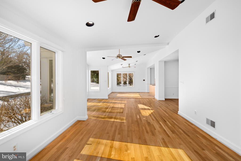 8047 GLENDALE ROAD
