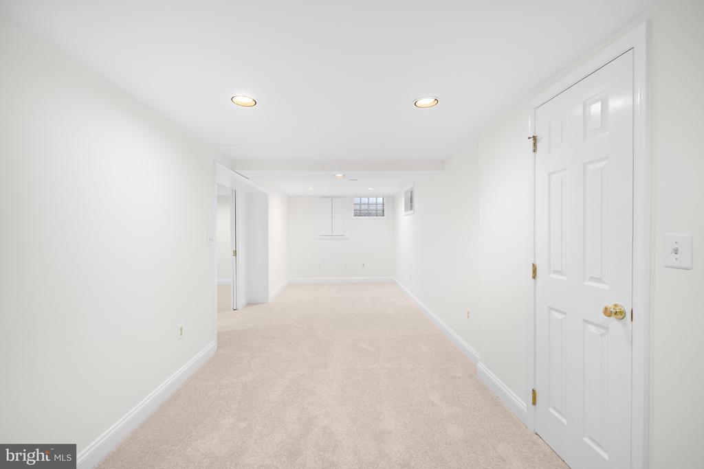 8047 GLENDALE ROAD
