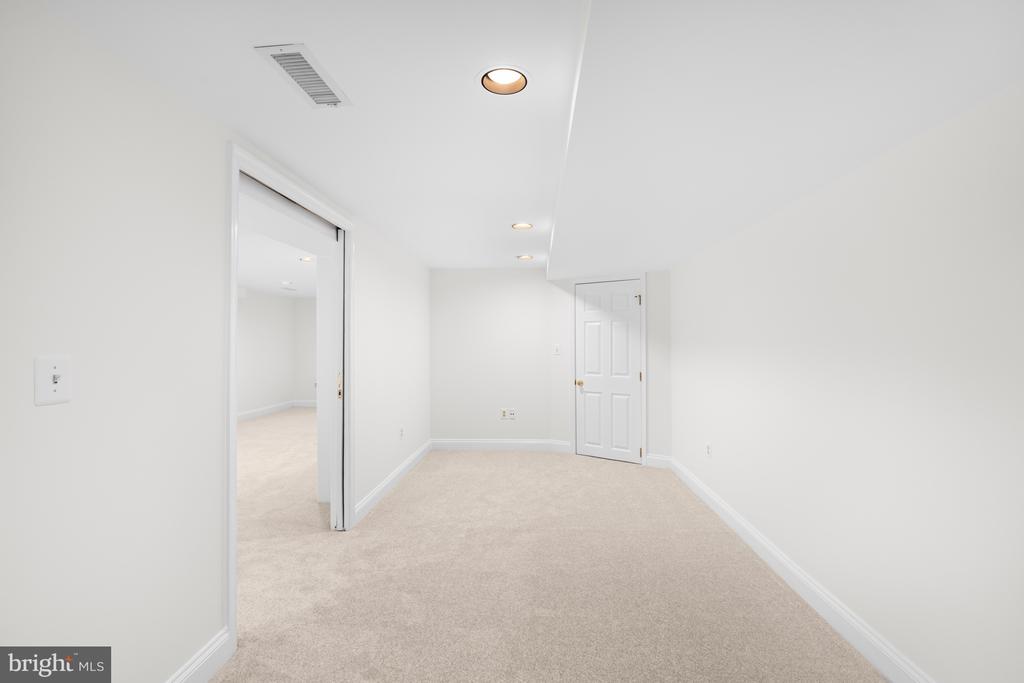 8047 GLENDALE ROAD