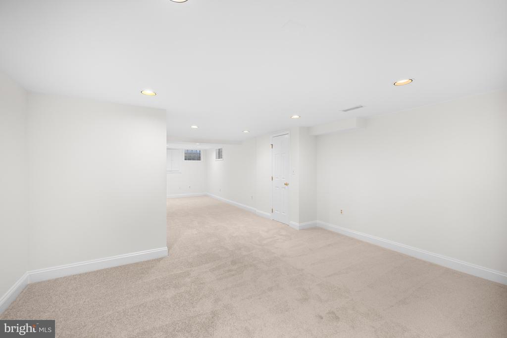8047 GLENDALE ROAD