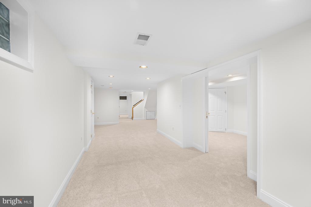 8047 GLENDALE ROAD