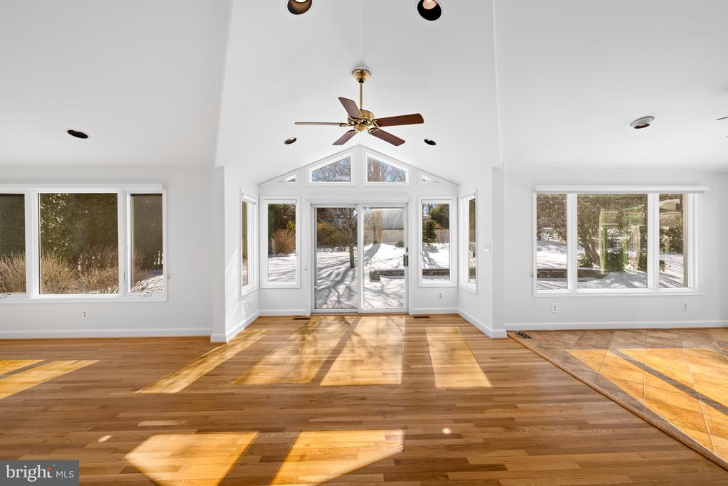 8047 GLENDALE ROAD