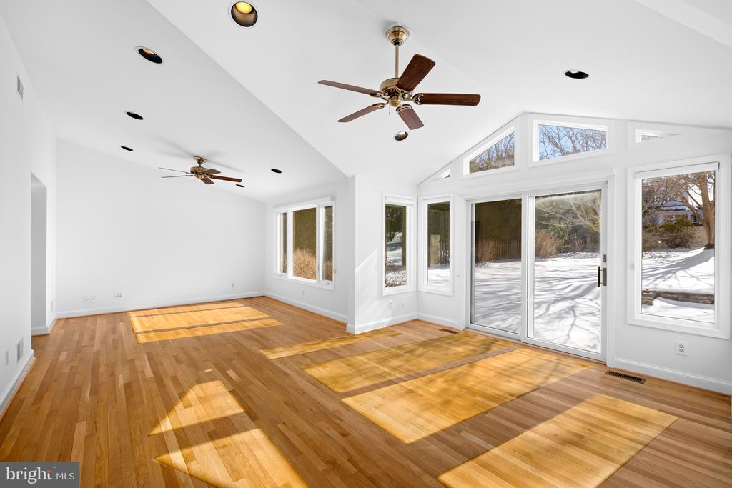 8047 GLENDALE ROAD