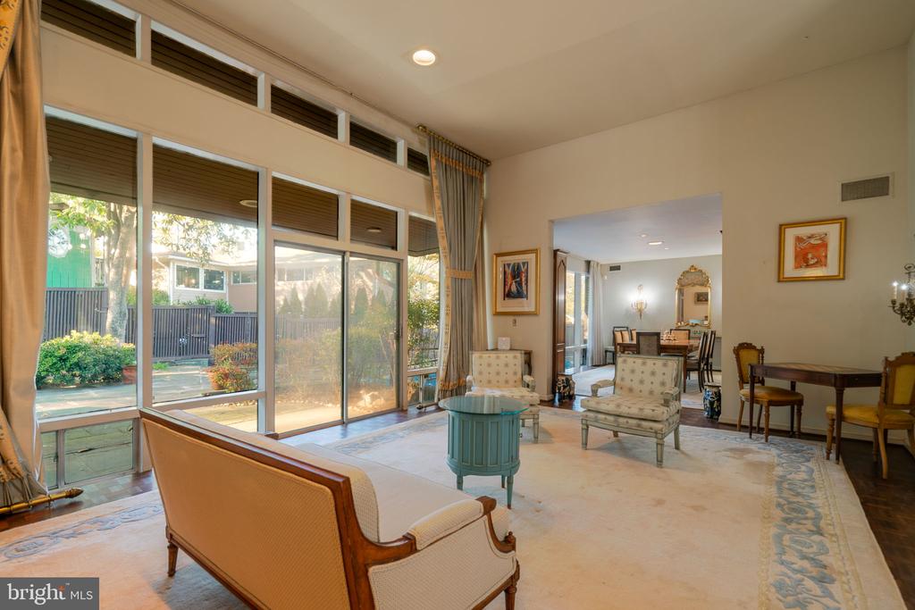 3201 PAULINE DRIVE