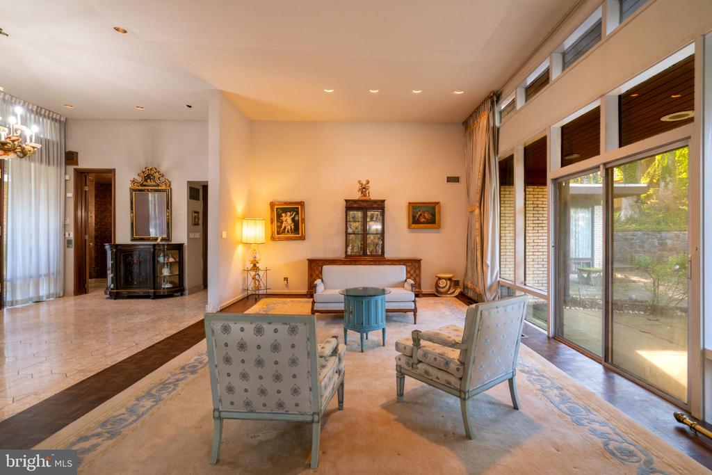 3201 PAULINE DRIVE