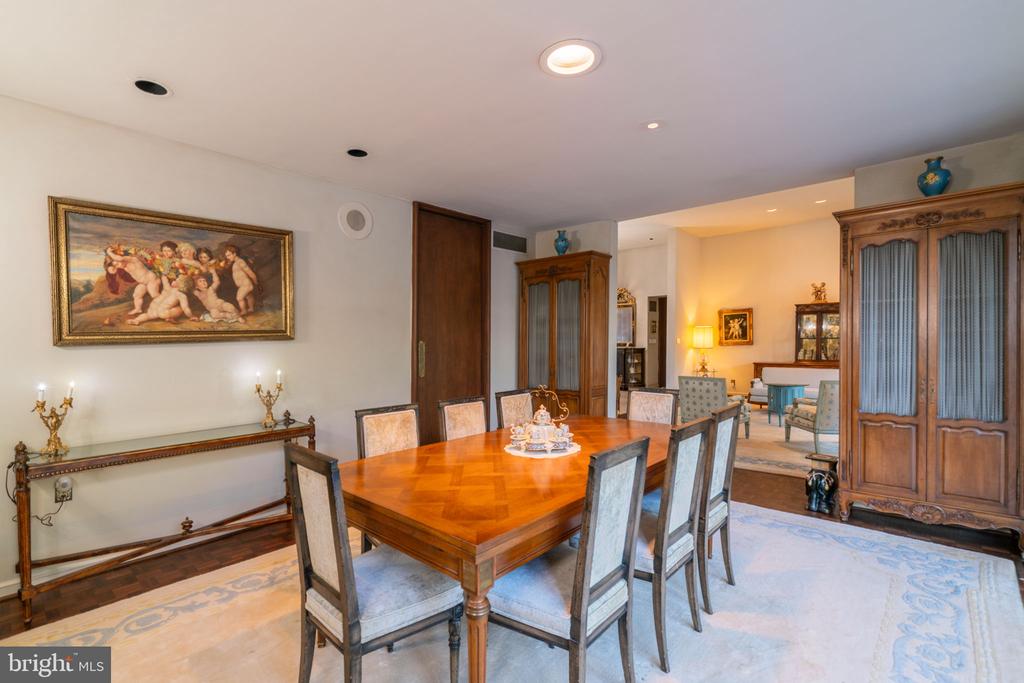 3201 PAULINE DRIVE
