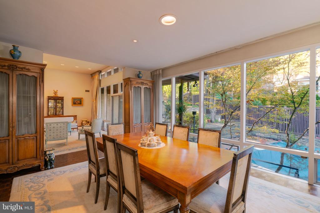 3201 PAULINE DRIVE