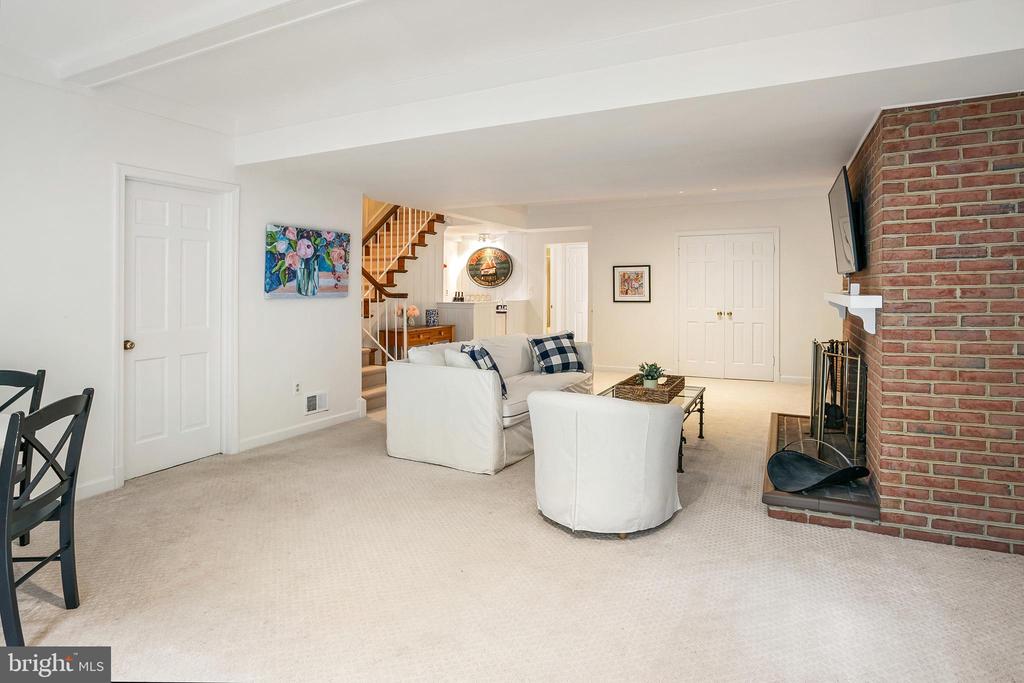 5115 WESTBARD AVENUE Unit: 1