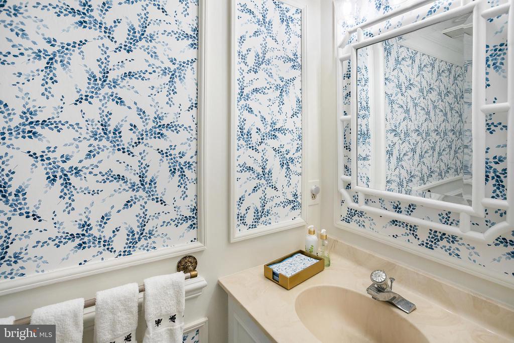 5115 WESTBARD AVENUE Unit: 1