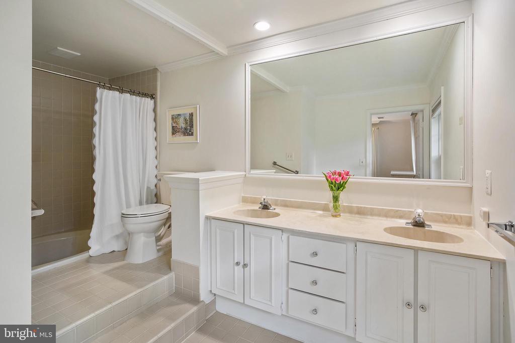 5115 WESTBARD AVENUE Unit: 1