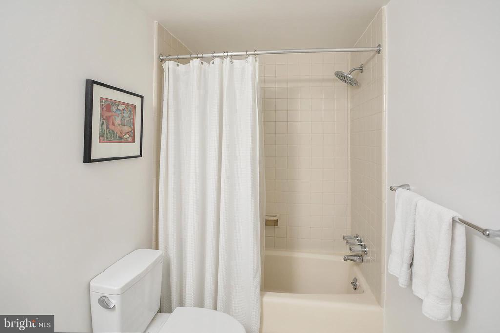 5115 WESTBARD AVENUE Unit: 1