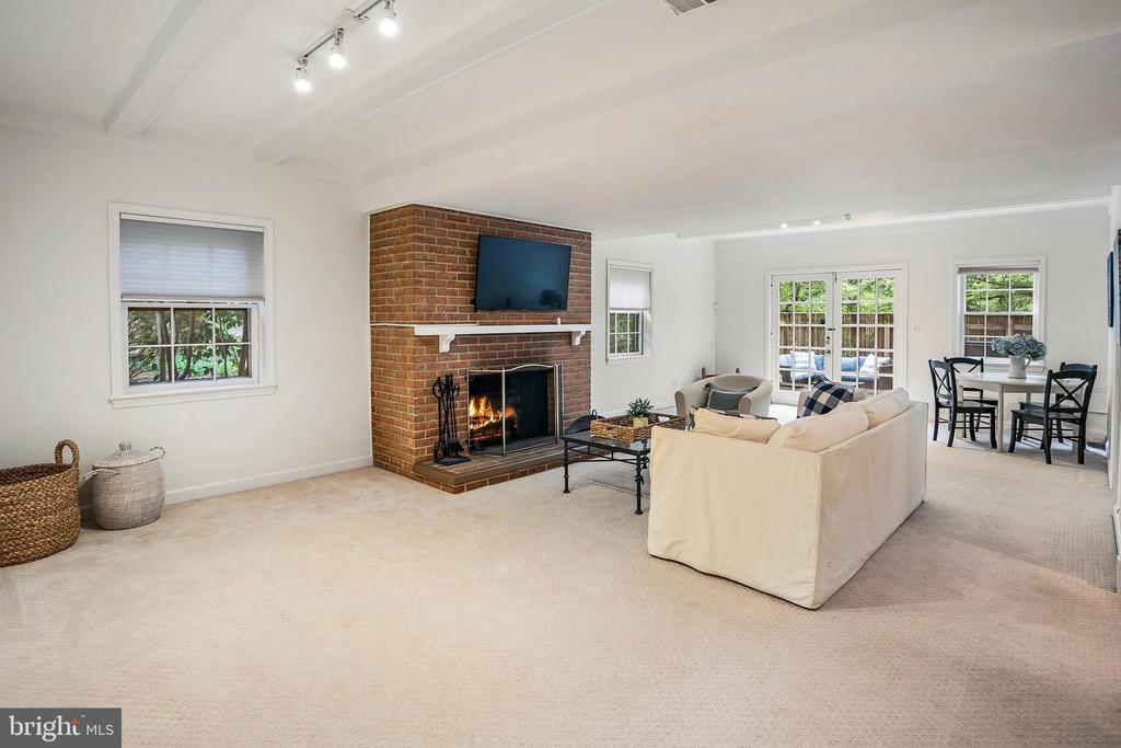 5115 WESTBARD AVENUE Unit: 1