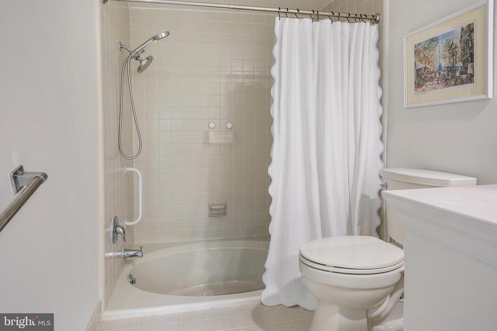 5115 WESTBARD AVENUE Unit: 1